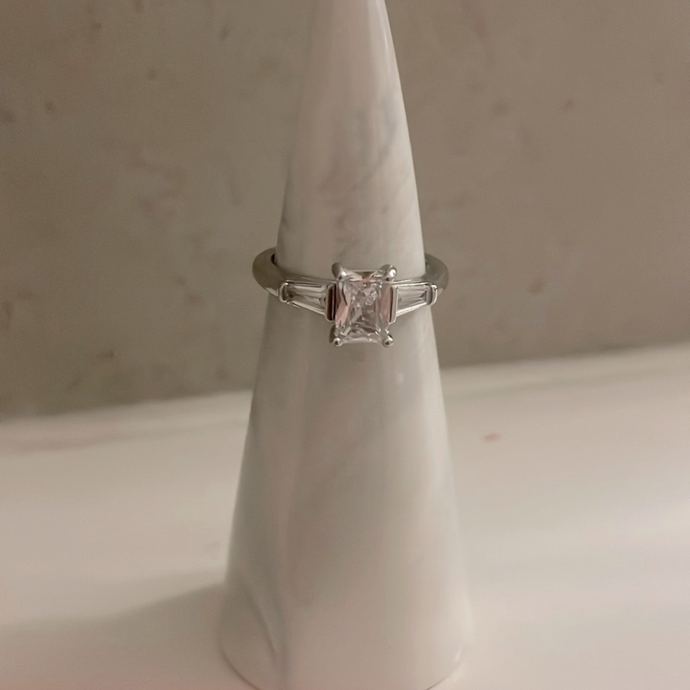 Clear Gemstone Rectangle Cut Crystal Silver Band Costume Jewelry Ring Size 6